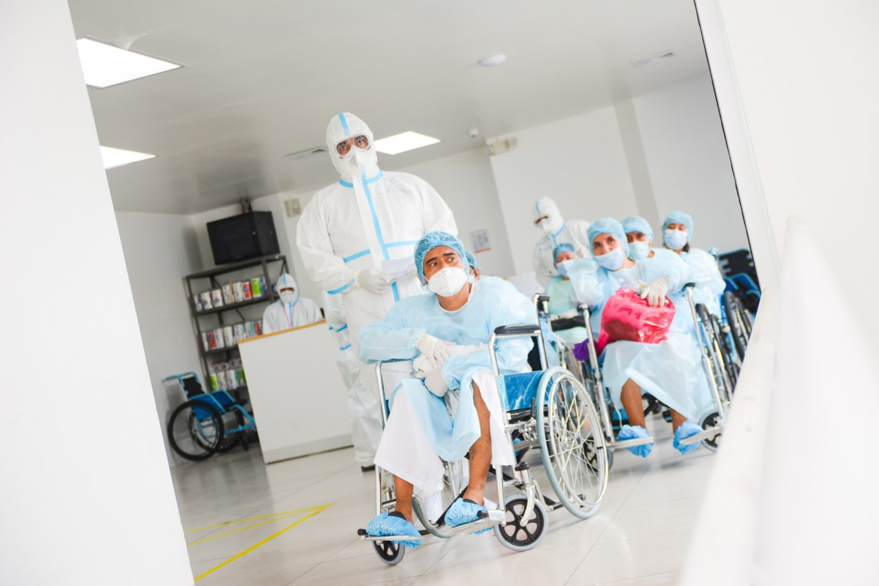 hospital-el-salvador-brinda-12-nuevas-altas-a-pacientes-recuperados-de-covid19
